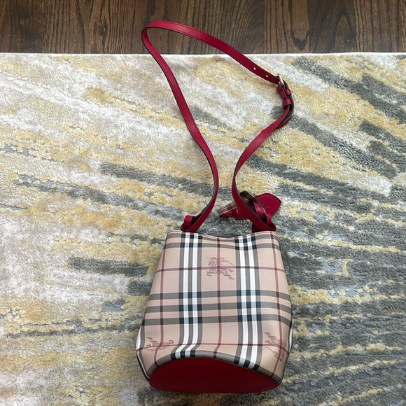 Burberry Haymarket Check Poppy Red Bucket Bag - Picture 4 of 10